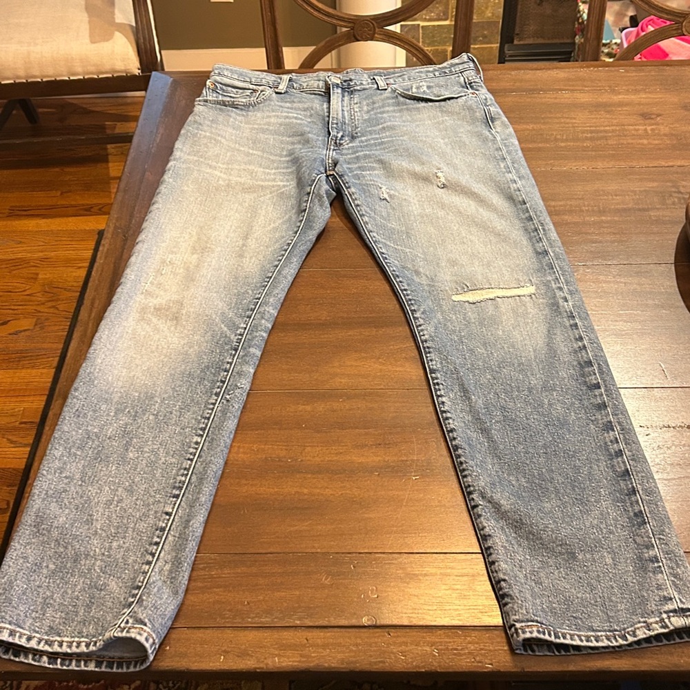 Levi’s Men's Blue Distressed Jeans